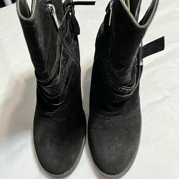 Lane Bryant black heeled boots zip up side size 10 wide. - Picture 6 of 7